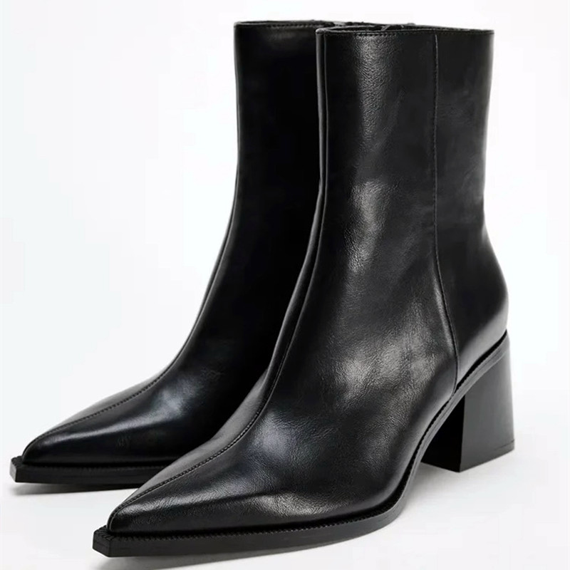 Heels - Chelsea-Stiefel aus weichem Leder mit klobigem